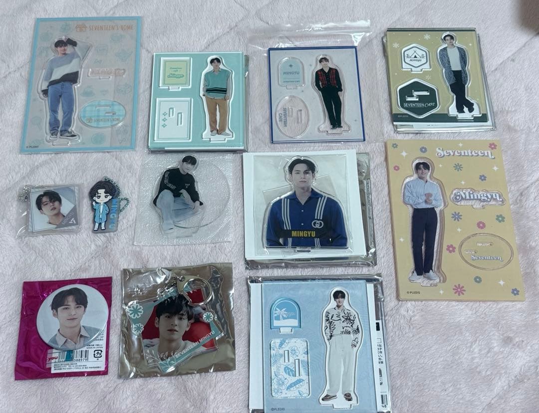 seventeen ミンギュ アクスタ 缶バッジ まとめ売り - メルカリ