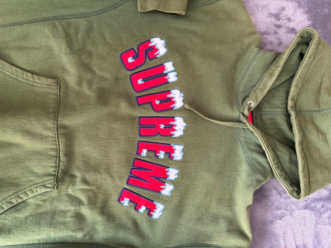 Supreme オリーブ フード付きパーカー Supreme フード付きパーカー オリーブ/ホワイト - メルカリ