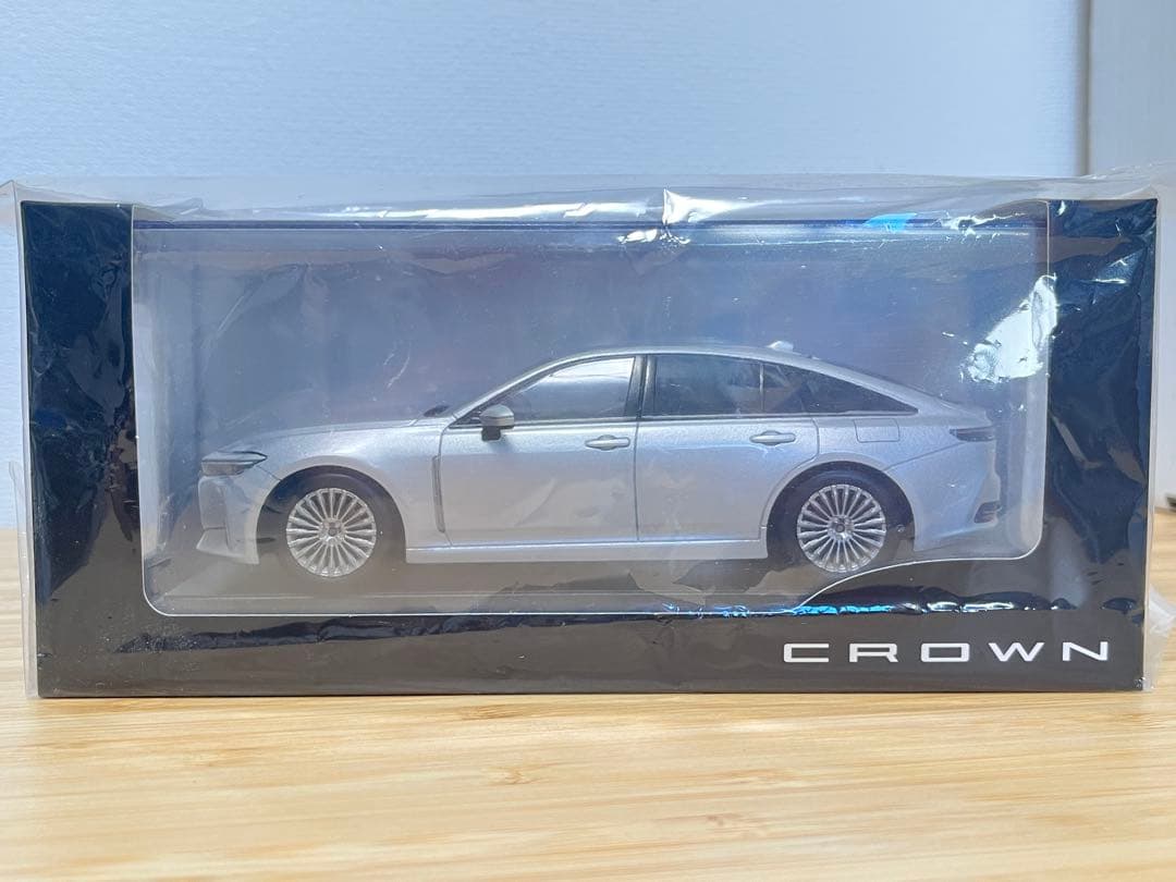 1/30色見本ミニカー トヨタ クラウンセダン Toyota Crown