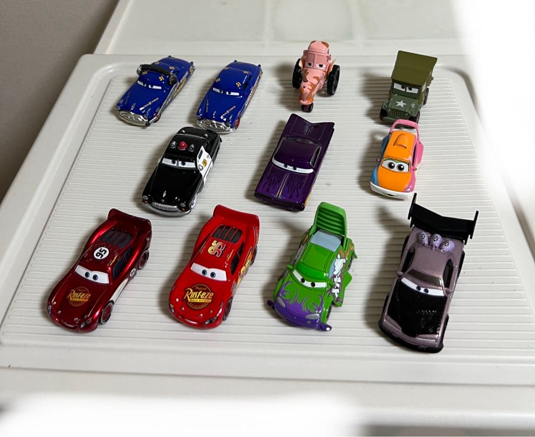 カーズ、ミニカー、トラクター、シェリフ、ドックハドソン オンライン限定価格*】ディズニー カーズ トミカ C-27 ドック