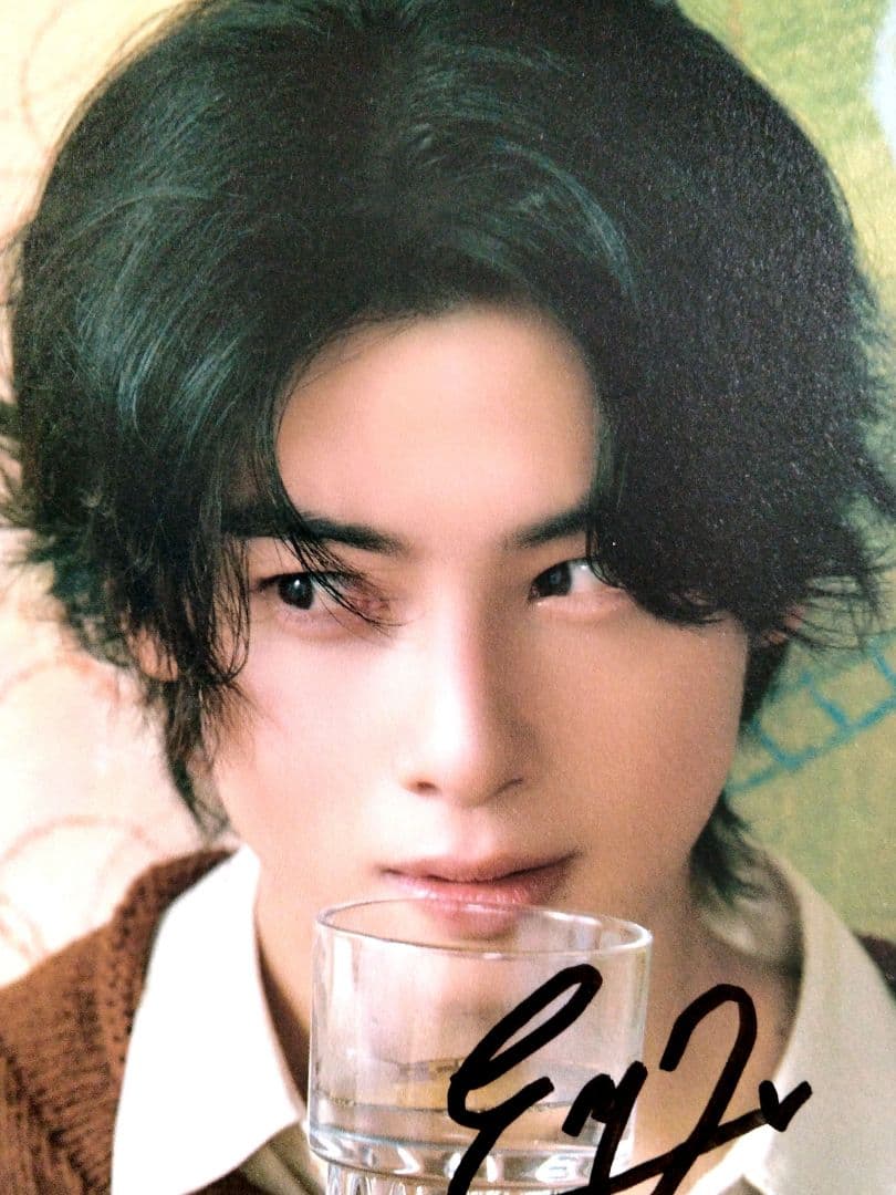 チャウヌ直筆サイン入り公式ポストカード…Cha Eun-woo… - メルカリ