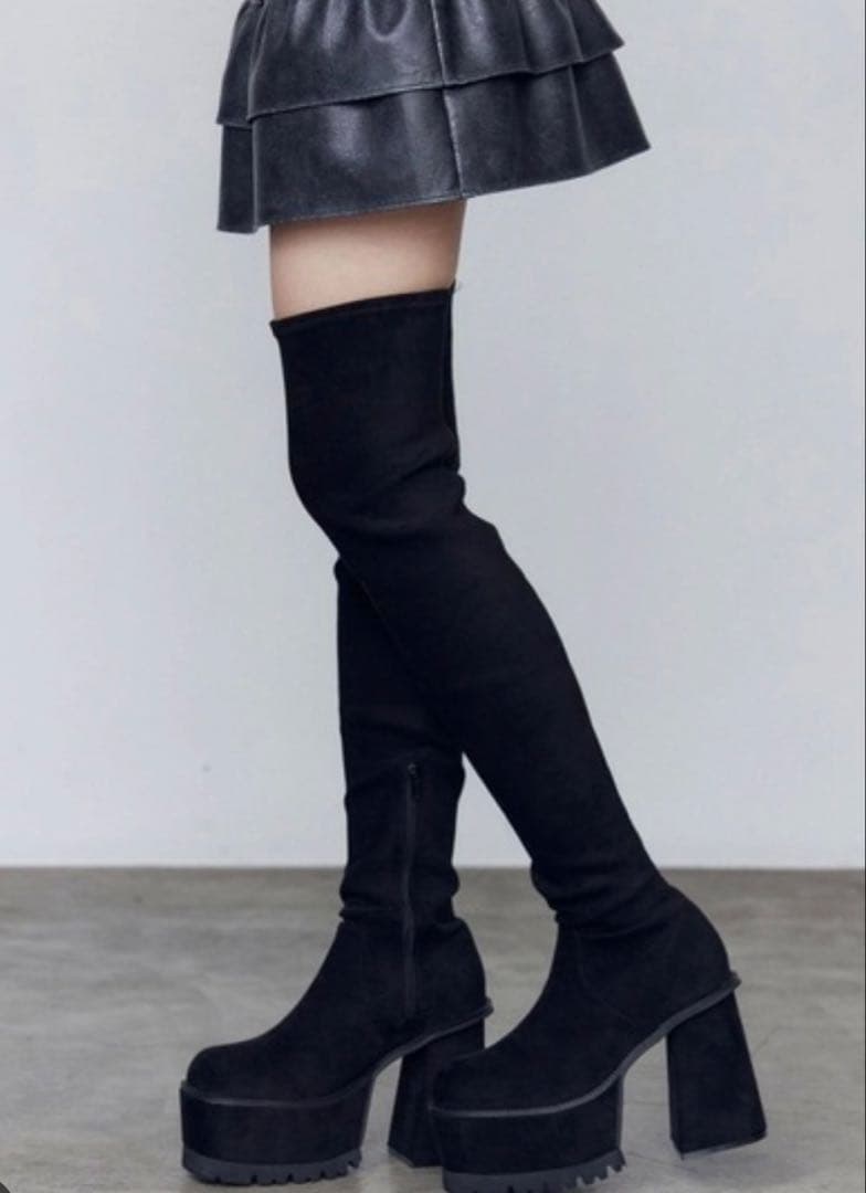 ブラックスエード厚底ロングブーツ EMODA ブーツ - メルカリ