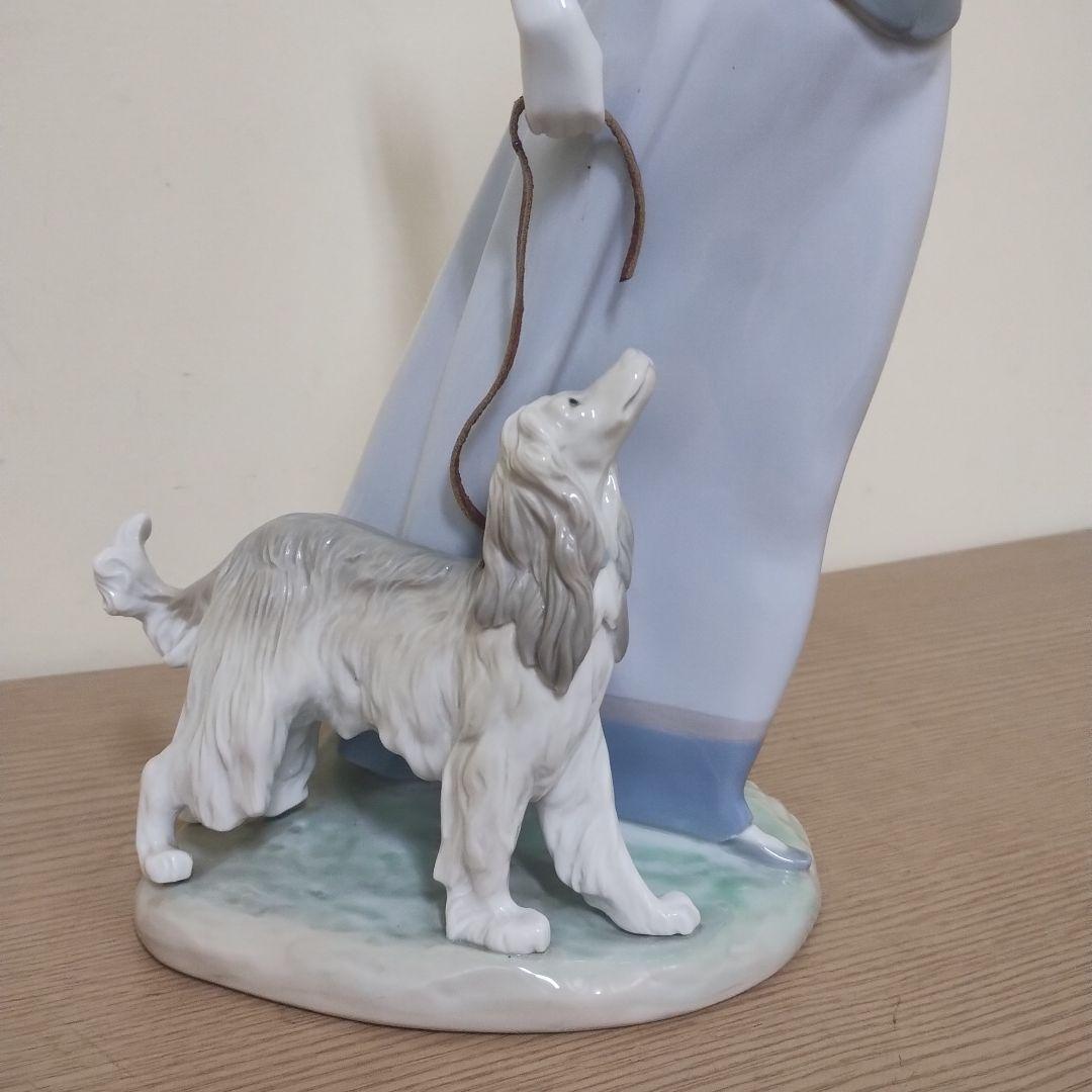 リヤドロ 愛犬とかける貴婦人