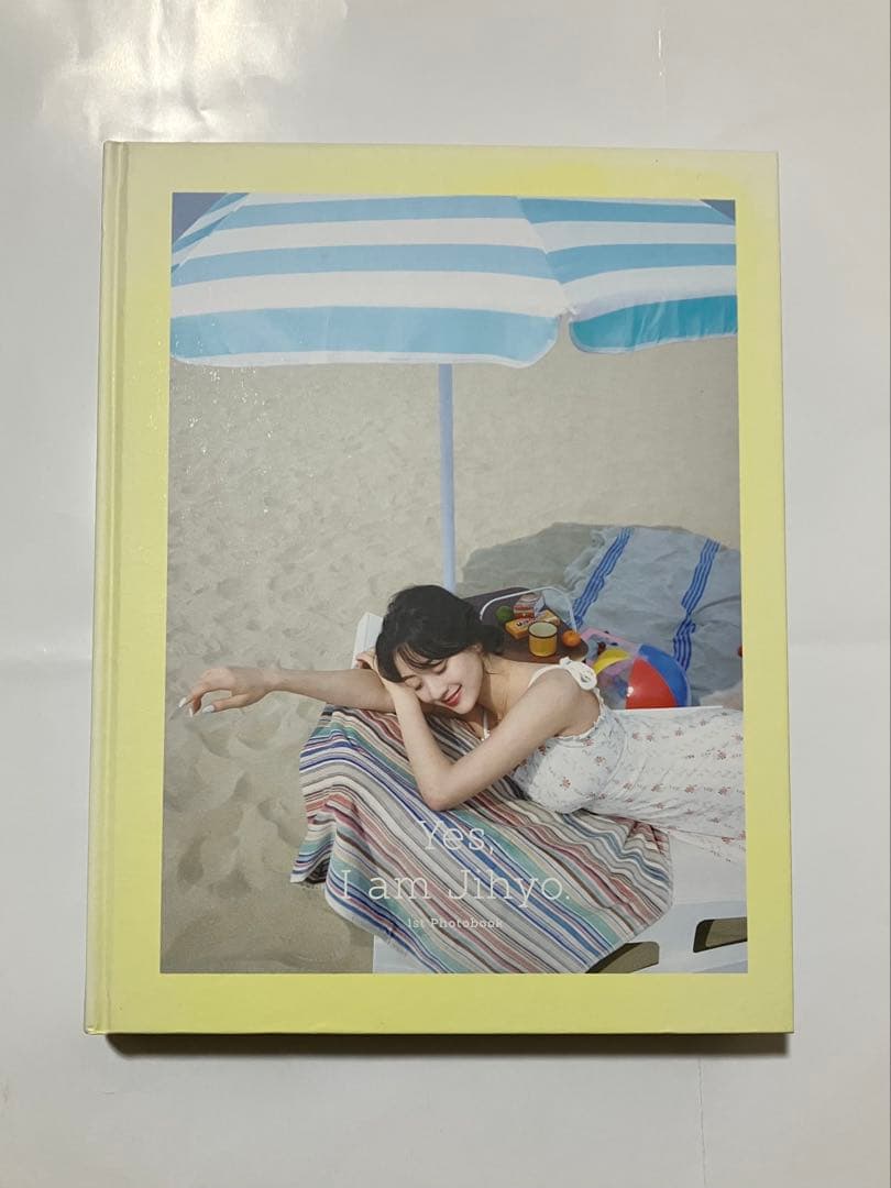 TWICE ジヒョ Yes, I am Jihyo 写真集 Lemon ver. - メルカリ