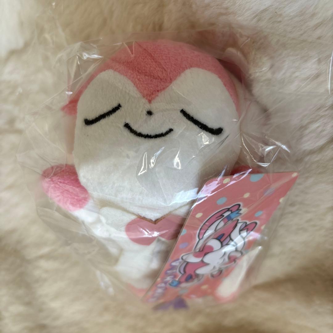 ポケモンセンター　ニンフィア　くったりぬいぐるみ　おねむり