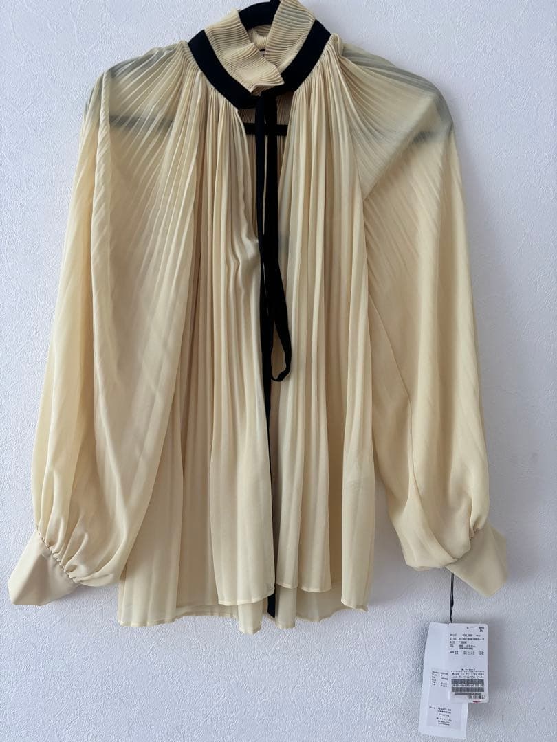 新品未使用L’UNEリュンヌプリーツブラウスイエローリボンシャツVERMEIL VERMEIL par iena（ヴェルメイユパーイエナ） シャツ ブラウス 「L'UNE