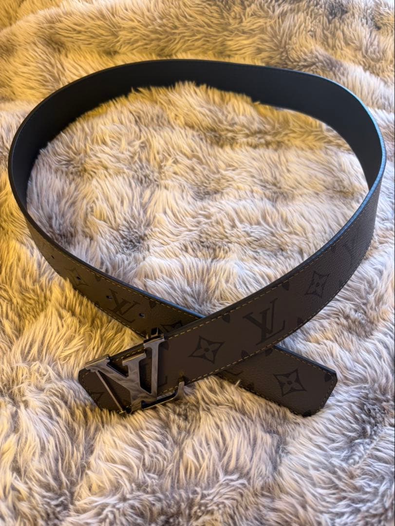 LOUIS VUITTON ブラックレザーベルト 90/36