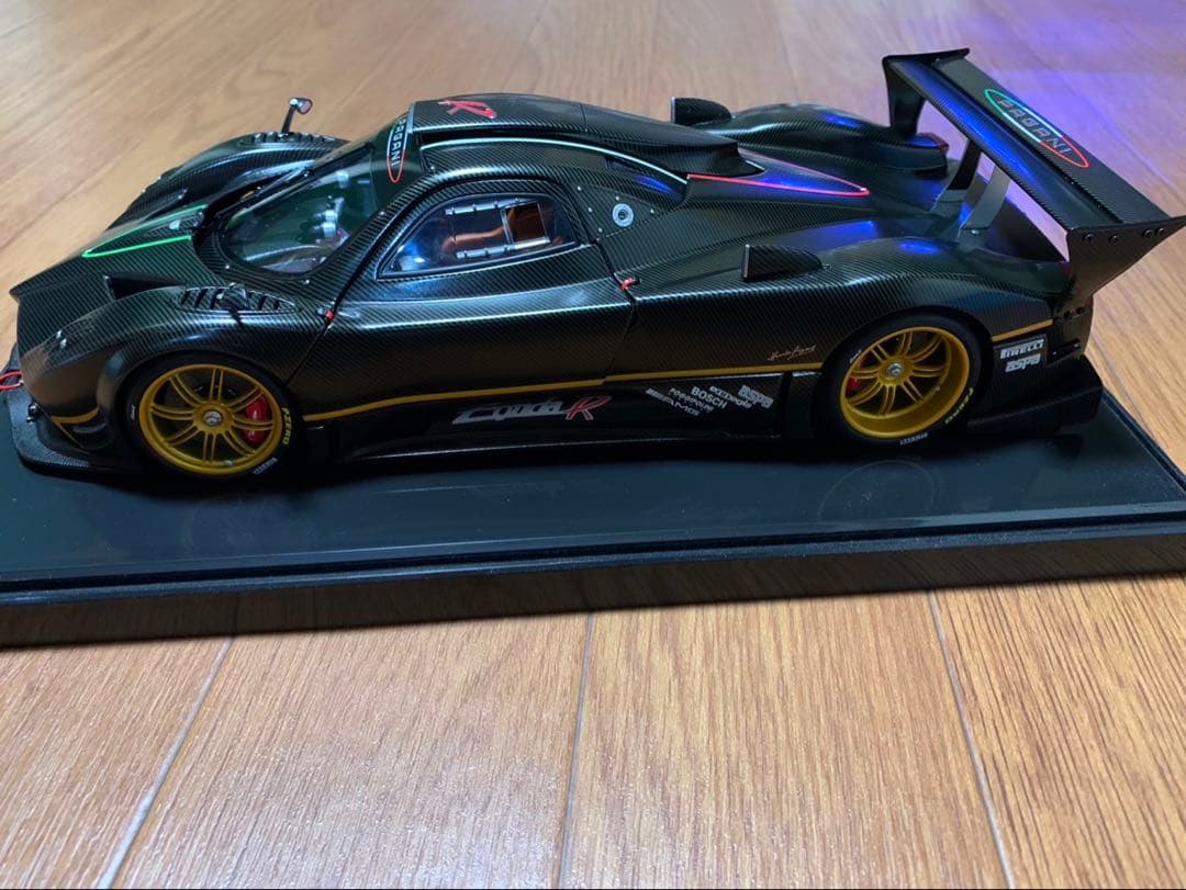 Pagani Zonda R ミニカー 1/18 オートアート　絶版品