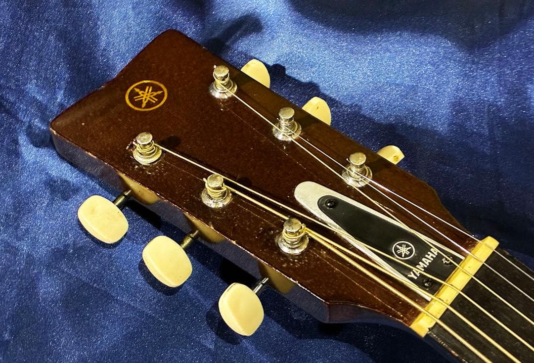 S*P様 ★　弾き込まれた綺麗な音色　YAMAHA ビンテージFG110赤ラベル