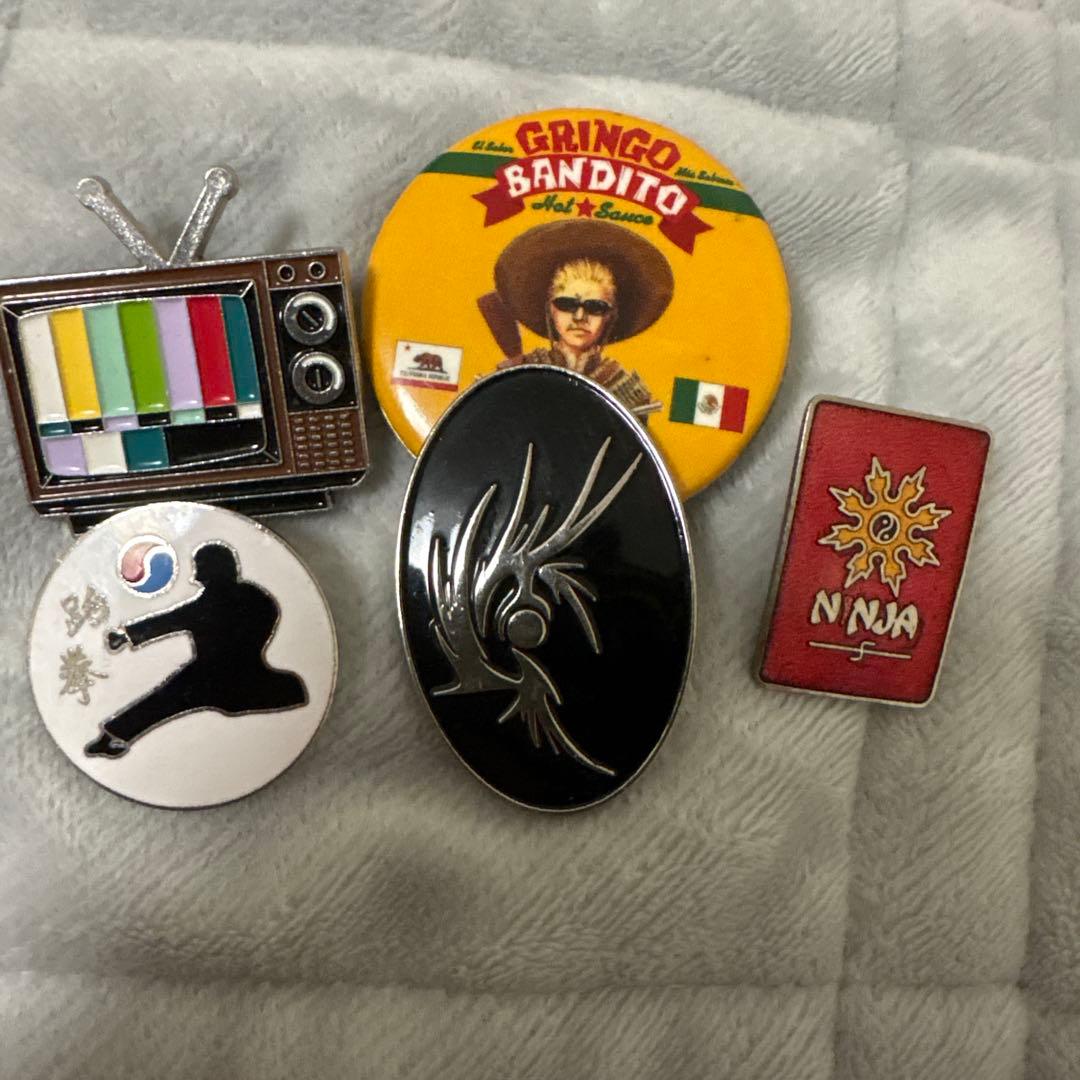 ピンズ・ピンバッジセット - メルカリ