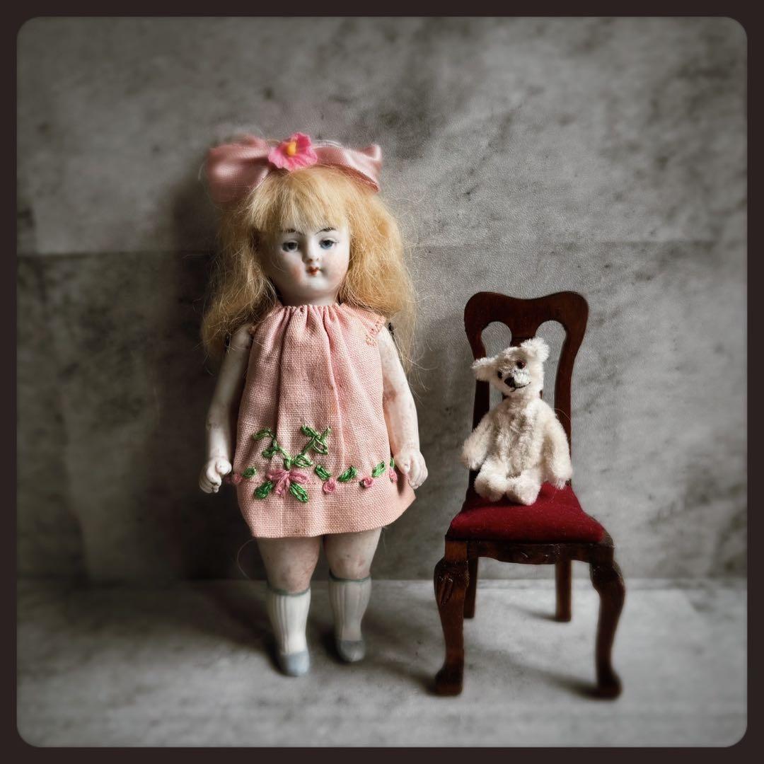 アンティーク ピンクのリボンの女の子 オールビスクドール ミニョネット