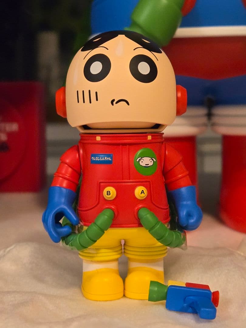 アクション仮面バージョン_MOLLY × クレヨンしんちゃん 400%+100