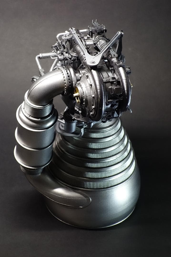 ロケットダイン社製 H-1 ロケットエンジンモデル完成品 - メルカリ