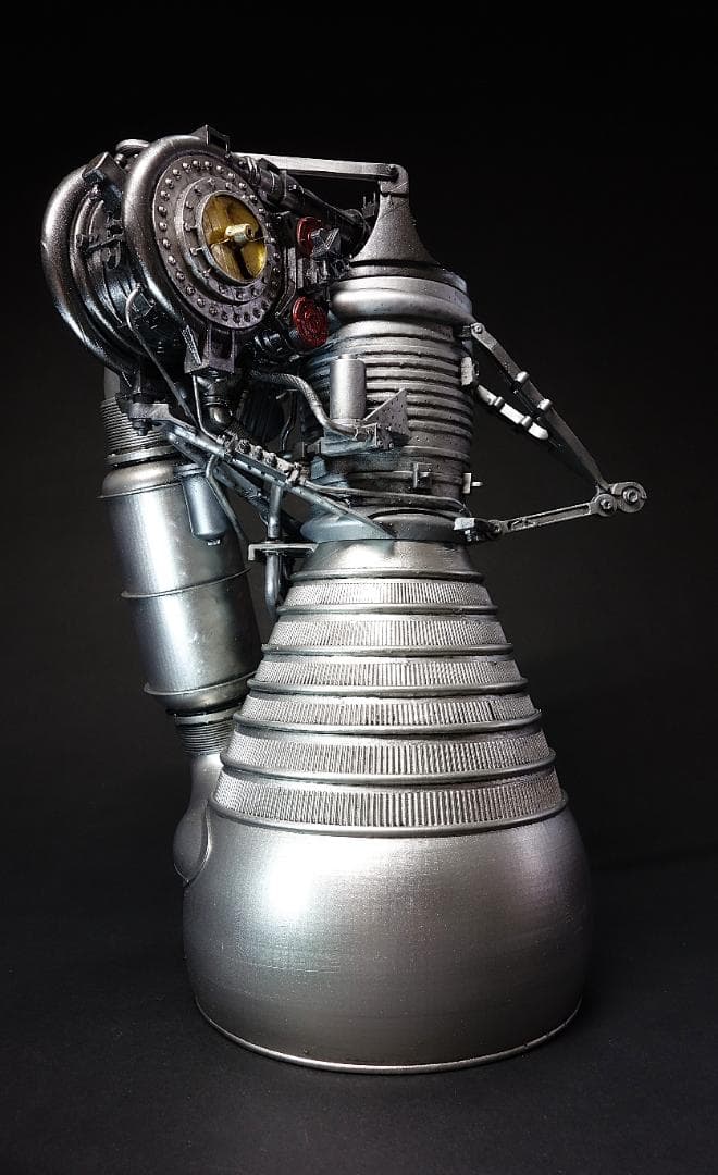 ロケットダイン社製 H-1 ロケットエンジンモデル完成品 - メルカリ