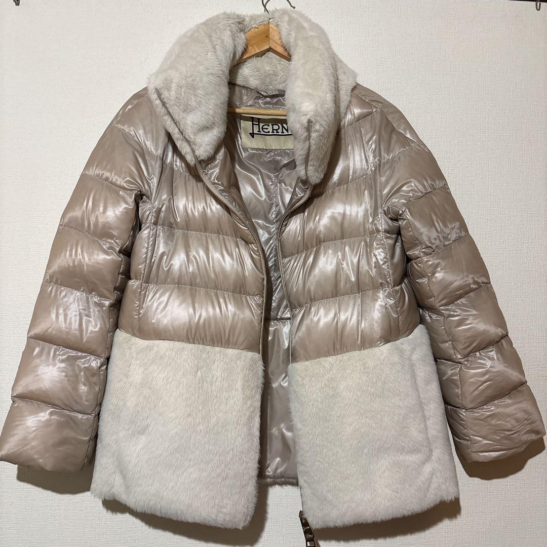 【八菜】HERNO ベージュ ダウンコート エコファー 素材切替ダウン