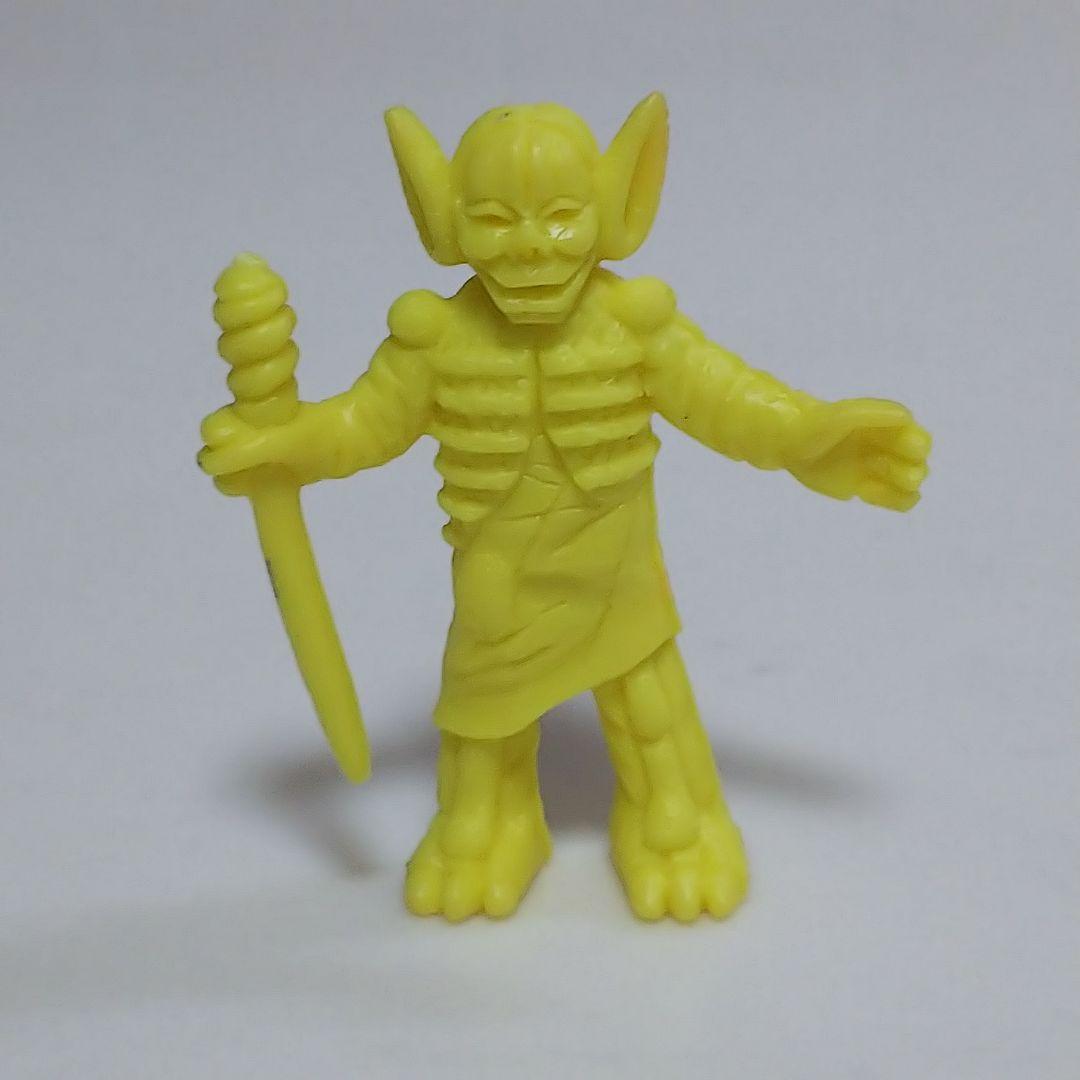 ウルトラマンレオ」怪獣消しゴム・プレッシャー星人（黄） - メルカリ