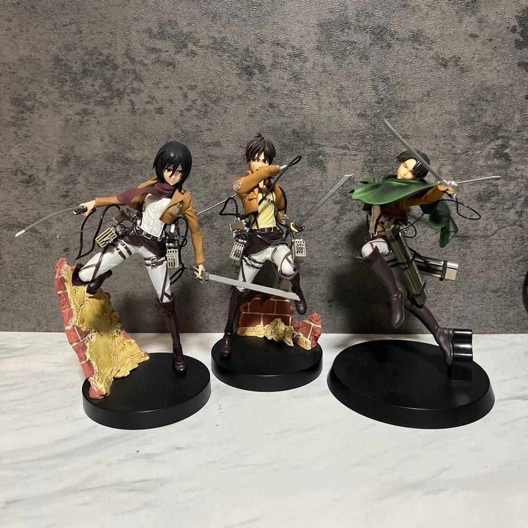 進撃の巨人 フィギュア　エレン　ミカサ　リヴァイ　立体機動スペシャル