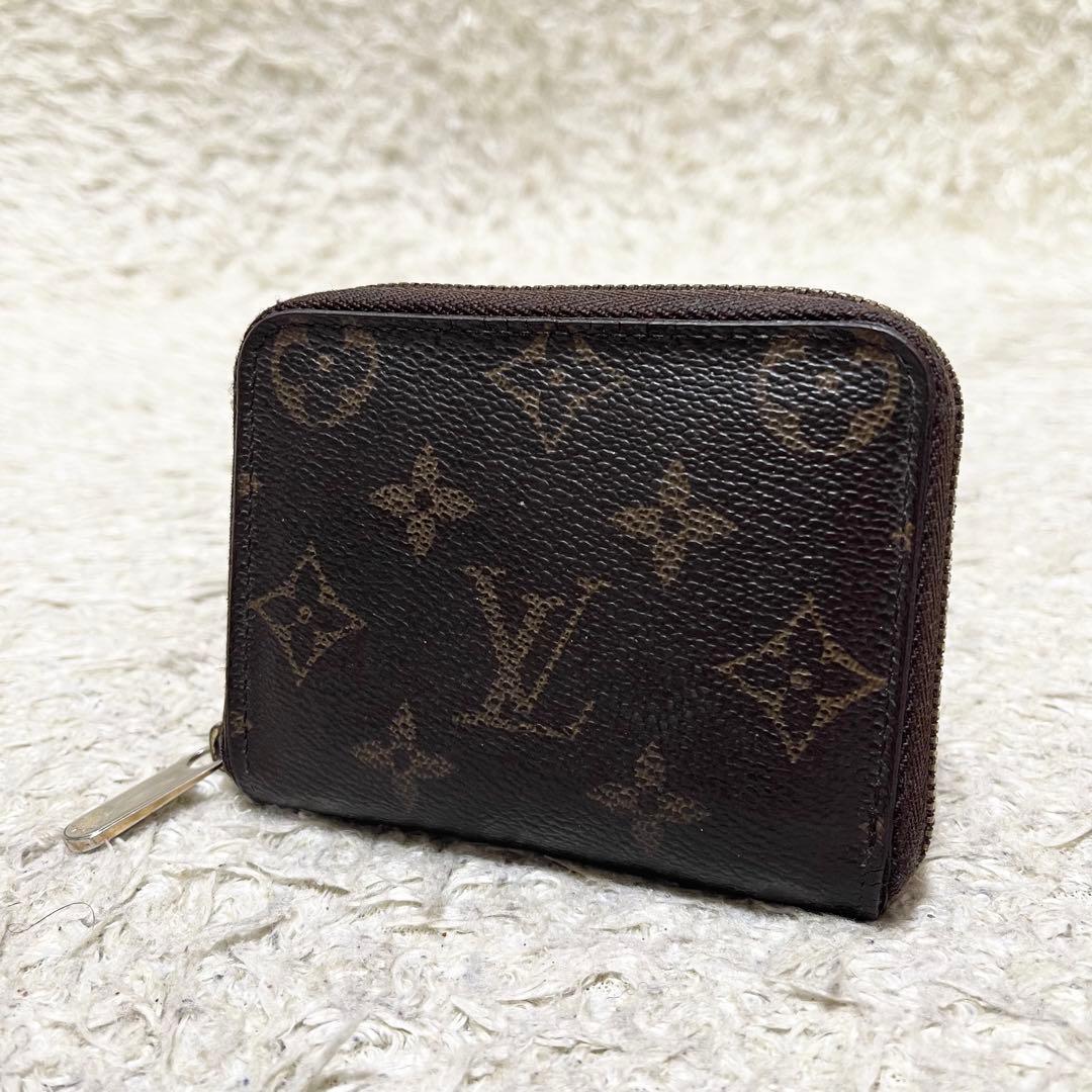 ルイヴィトン　ジッピーパース　レザー　モノグラム　ロゴ金具