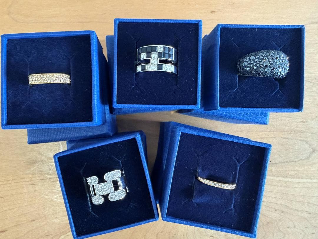 スワロフスキー　リング　５点