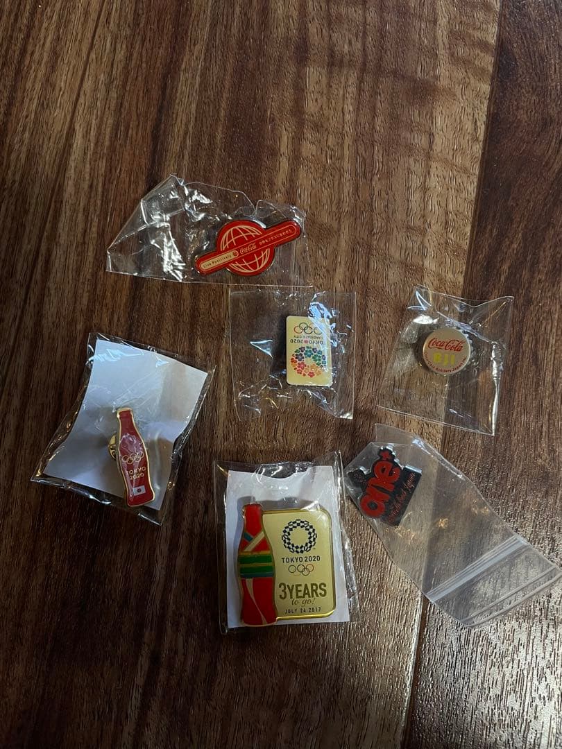 非売品】コカ・コーラ ピンバッジ 6個セット - メルカリ