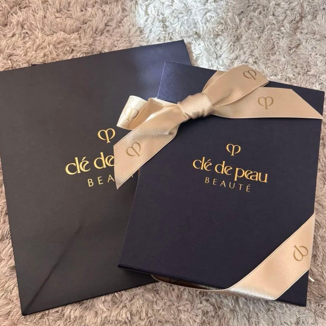 む*茶様 クレ・ド・ポーボーテル・レオス ールデクラ 21 ル・レオスールデクラ |クレ・ド・ポー ボーテ|フェイスカラー|小田急