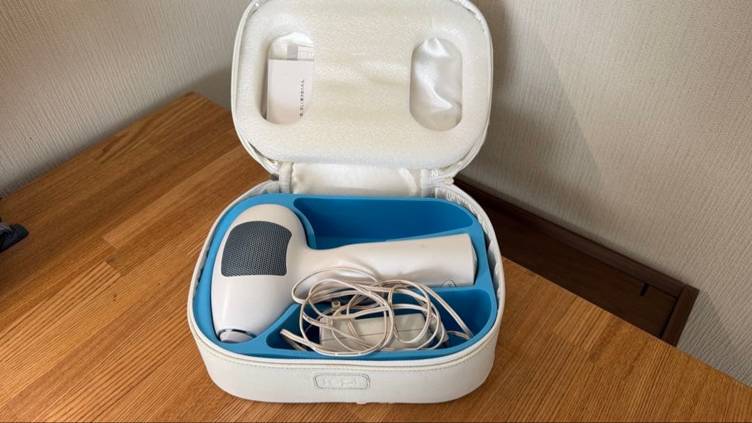 脱毛器 i-epi(現 トリア)本体　ケース付き