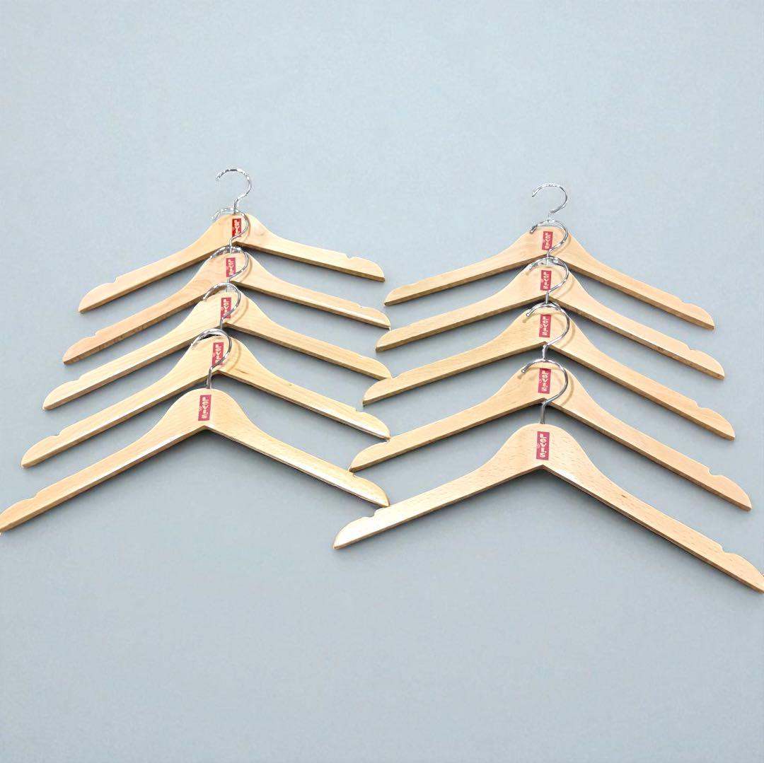 八6098【美品】Levis リーバイス 木製ハンガー10本セット 八6098【美品】Levis リーバイス 木製ハンガー10本セット - メルカリ