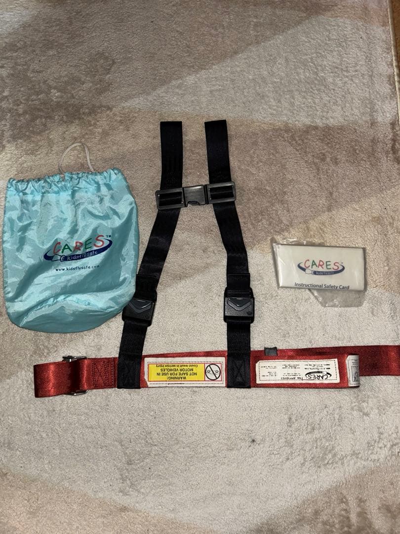 Kids Fly safe 飛行機用ハーネス/シートベルト/ Cares Amazon.com: Child Airplane Travel Harness - Cares Safety Restraint
