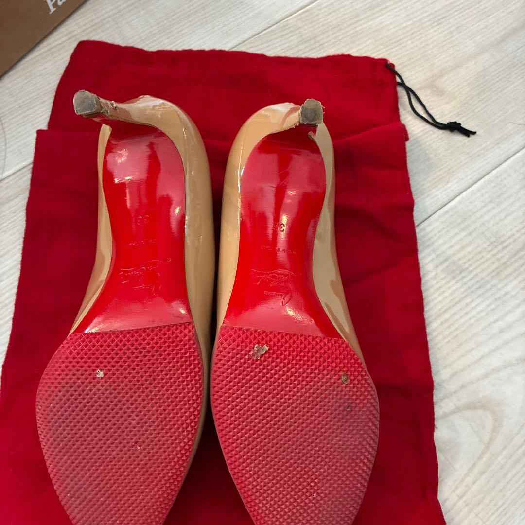 Christian Louboutin ベージュ ハイヒール - メルカリ