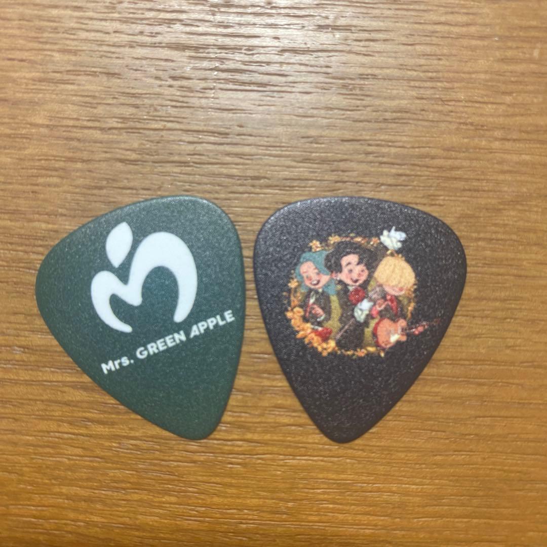 完美品】フォトカ付き！Mrs. GREEN APPLE ピック - メルカリ