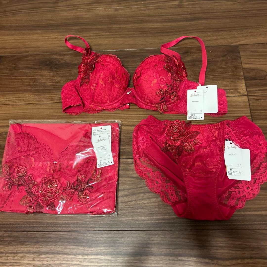 Salute レース装飾 ブラジャーC80ショーツ2点セット