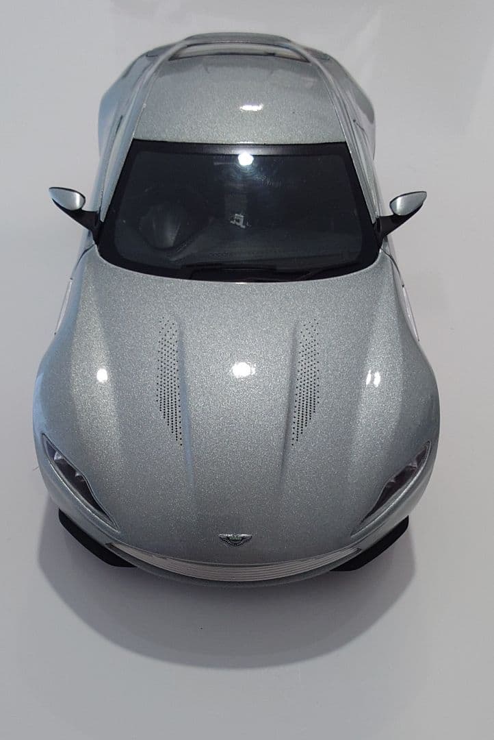 007 アストンマーチン DB10 1/18【MATTEL】