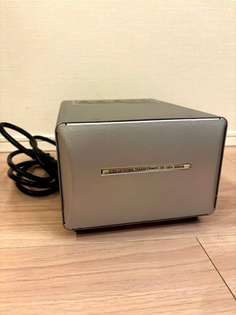 カシムラ変圧器 TTS-119C 3000VA
