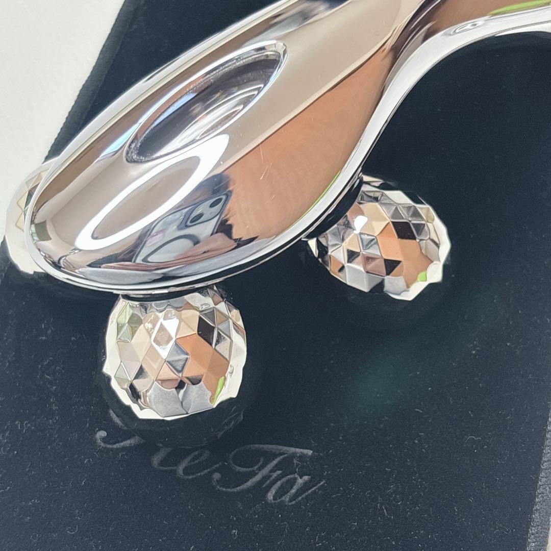 ReFa リファ フォーカラットレイ 4 CARAT RAY 美顔ローラー - メルカリ