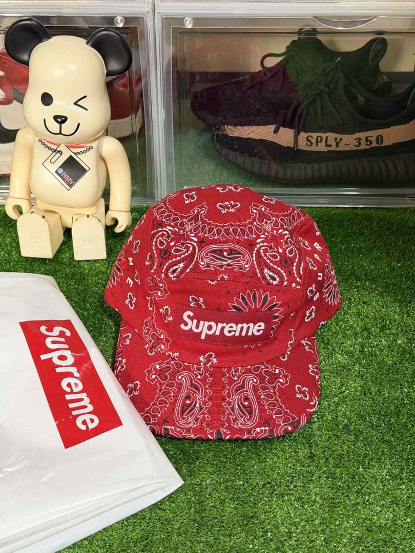 SUPREME CAPバンダナ柄キャップ レッド Supreme Worldwide Visor Tape Camp Cap Red 帽子 キャップ 赤