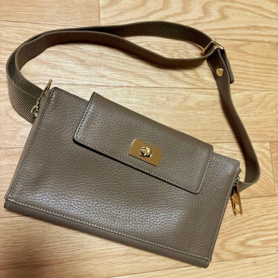 ianne イアンヌ ポリーヌ　ウエストポーチ　ウエストバッグ