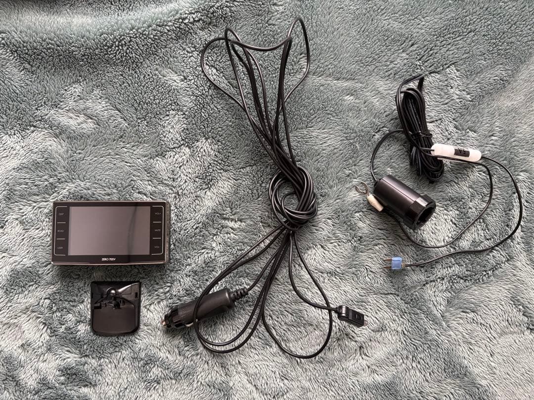 【ほぼ未使用】　コムテック　ZERO 705V レーダー探知機