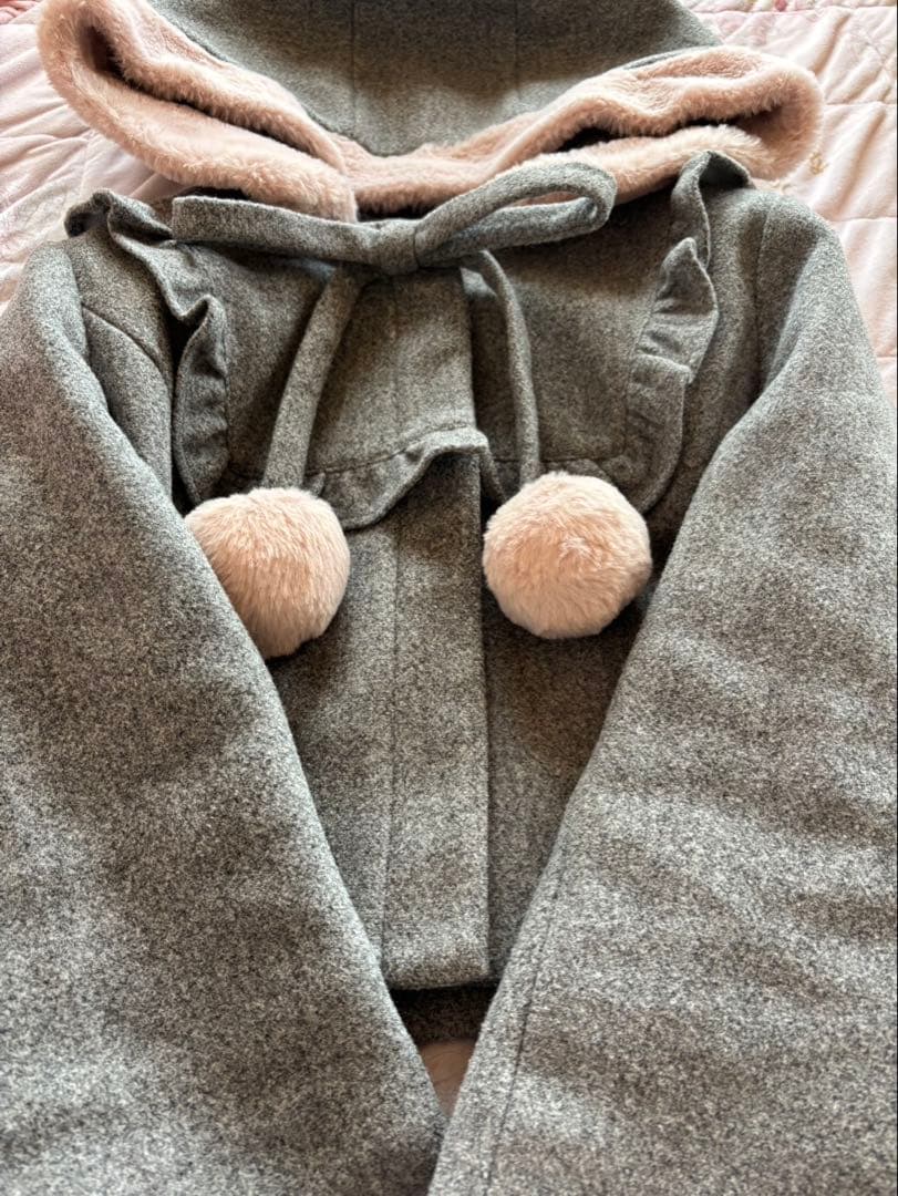 pium ファーリボンフリルショートコート グレー