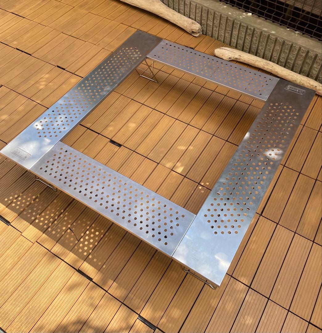 美品　Coleman　コールマン　ファイアープレイステーブル Coleman（コールマン） 焚火テーブル 囲炉裏 ファイアープレイス