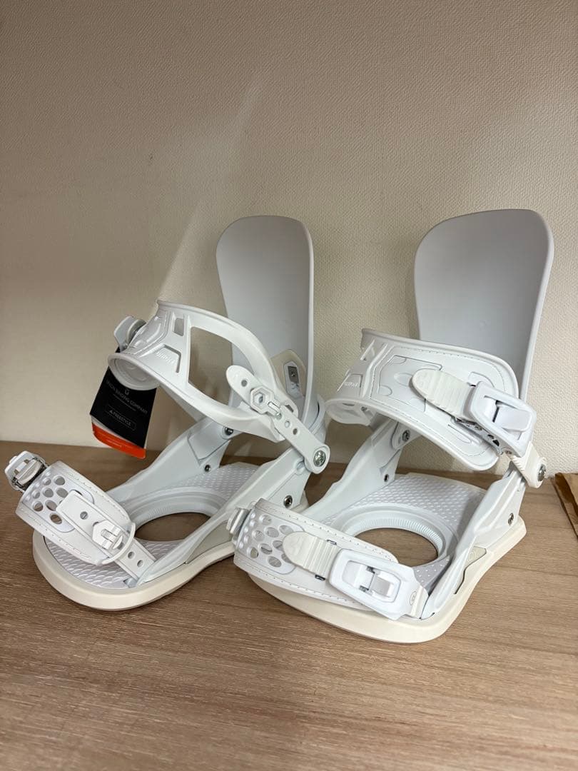 UNION ホワイト ビンディング