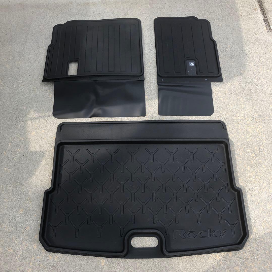 ロッキー　ダイハツ　Rocky 純正　ラゲージハードボード　車　中古品　0033