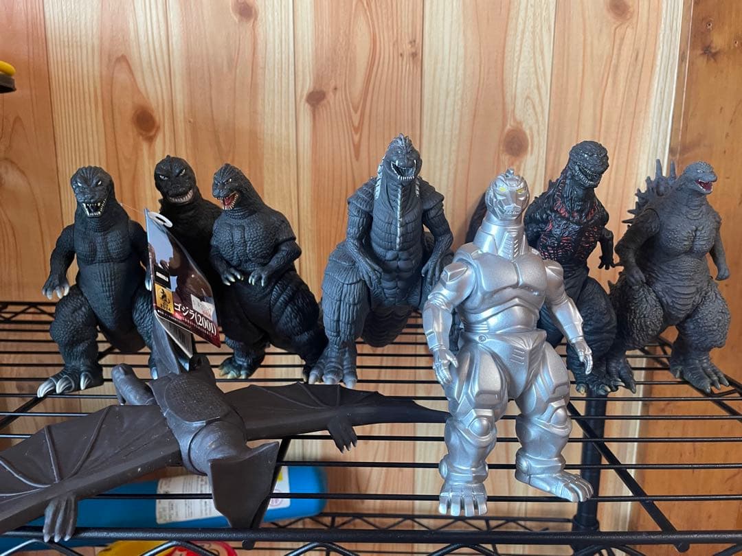 新品タグ付きあり！ゴジラフィギュア 8体セット Amazon.co.jp: フィギュア ゴジラ＆コング PVC製 塗装済み模型可動