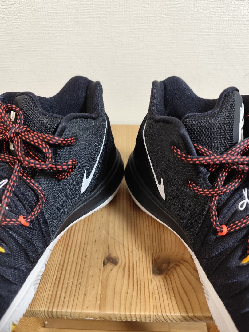 ま*る様 Nike Kyrie 5 Freinds ナイキ カイリー5 フレンズ