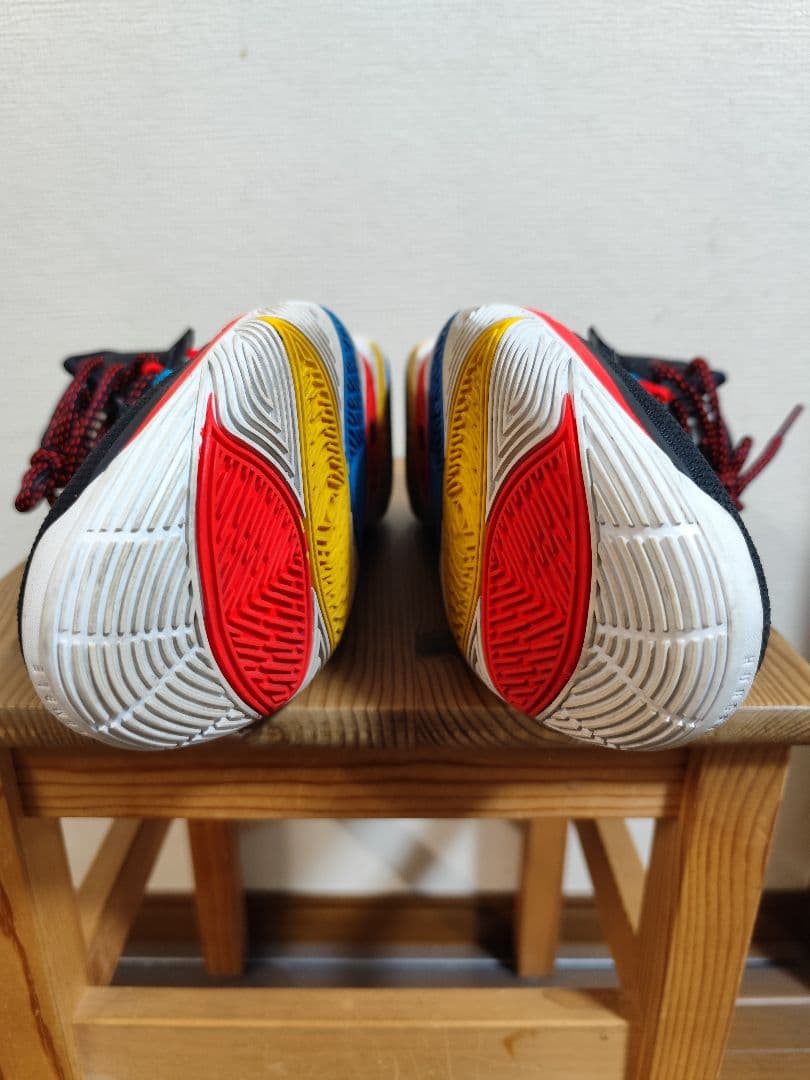 ま*る様 Nike Kyrie 5 Freinds ナイキ カイリー5 フレンズ