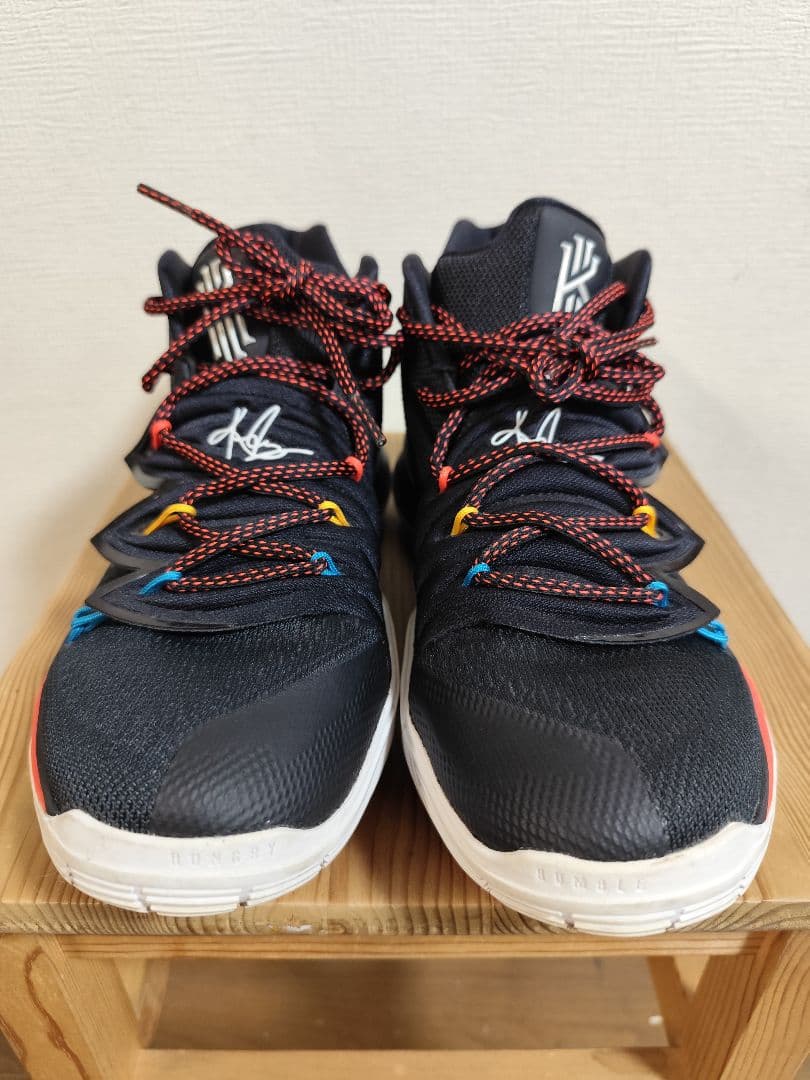 ま*る様 Nike Kyrie 5 Freinds ナイキ カイリー5 フレンズ