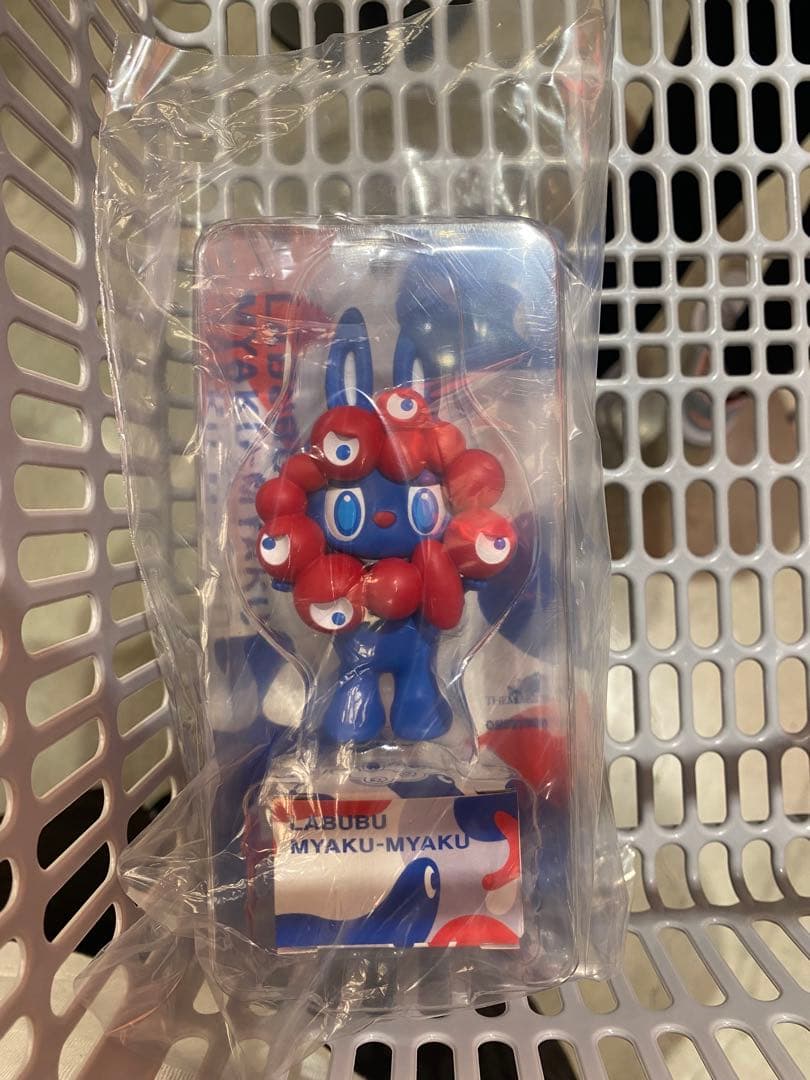 LABUBUMYAKU-MYAKUストラップ付きフィギュアラブブミャク