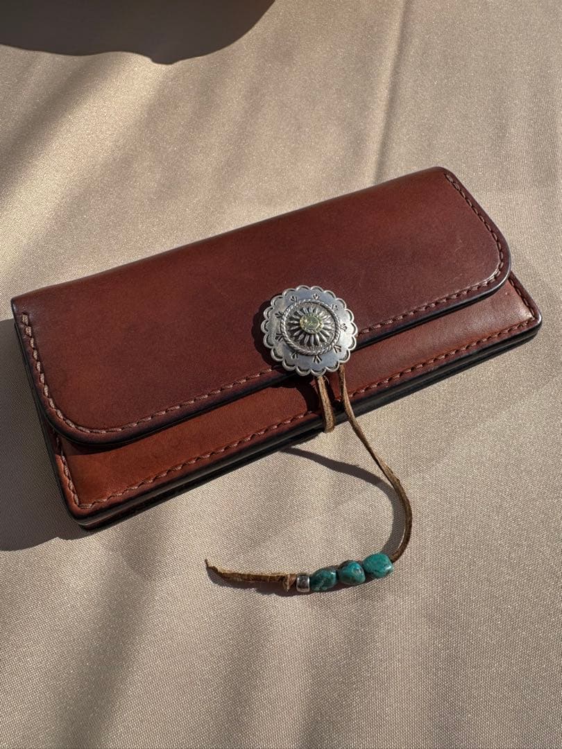 TADY & KING フラワーコンチョ付き ロングウォレット