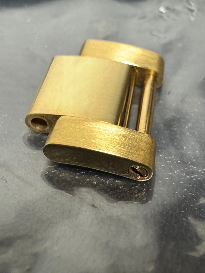 ロレックス 金無垢 イエローゴールド コマ デイトナ サブマリーナー 16528 ロレックス デイトナ Ref.16528 金無垢 イエローゴールド 入荷しました