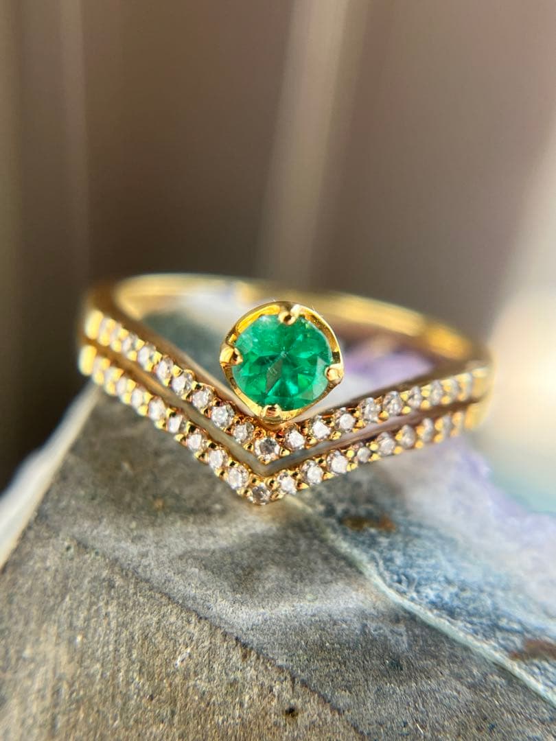 新品K18YGエメラルド0.25ctダイヤモンドリング指輪