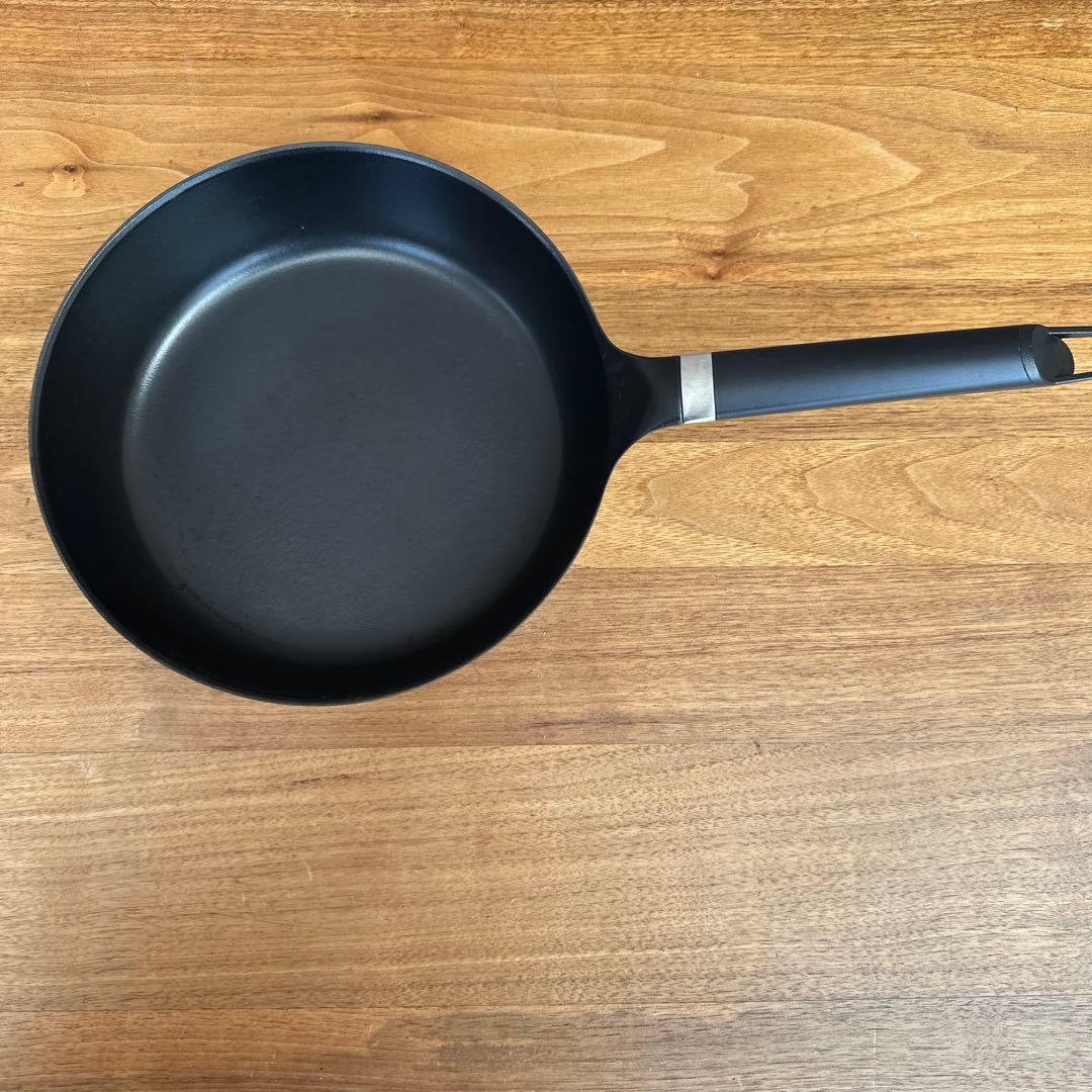 VERMICULAR フライパン 黒24センチ